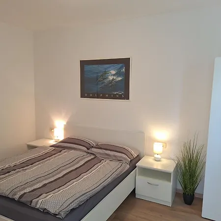 Pin Apartment *
