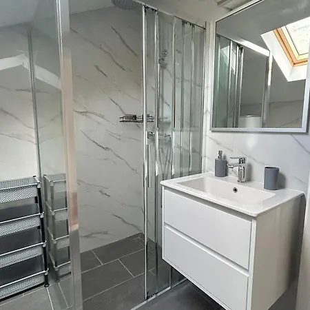 Apartment Pin *