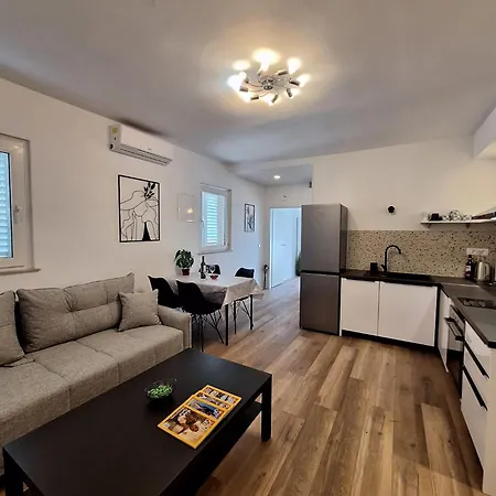 Apartment Pin