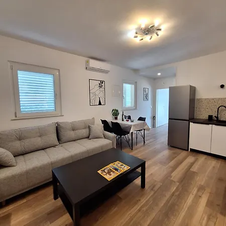 Pin Apartment