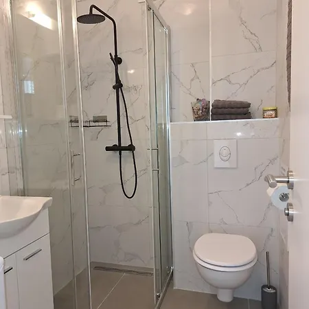 Apartment Pin Mlini