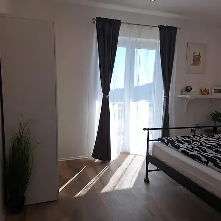 Apartment Pin *